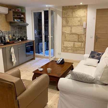 Chambre Avec Salle De Bain Et Cuisine Privee Centre Ville Historique Avec Climatisation Et Patio Bordeaux Zewnętrze zdjęcie