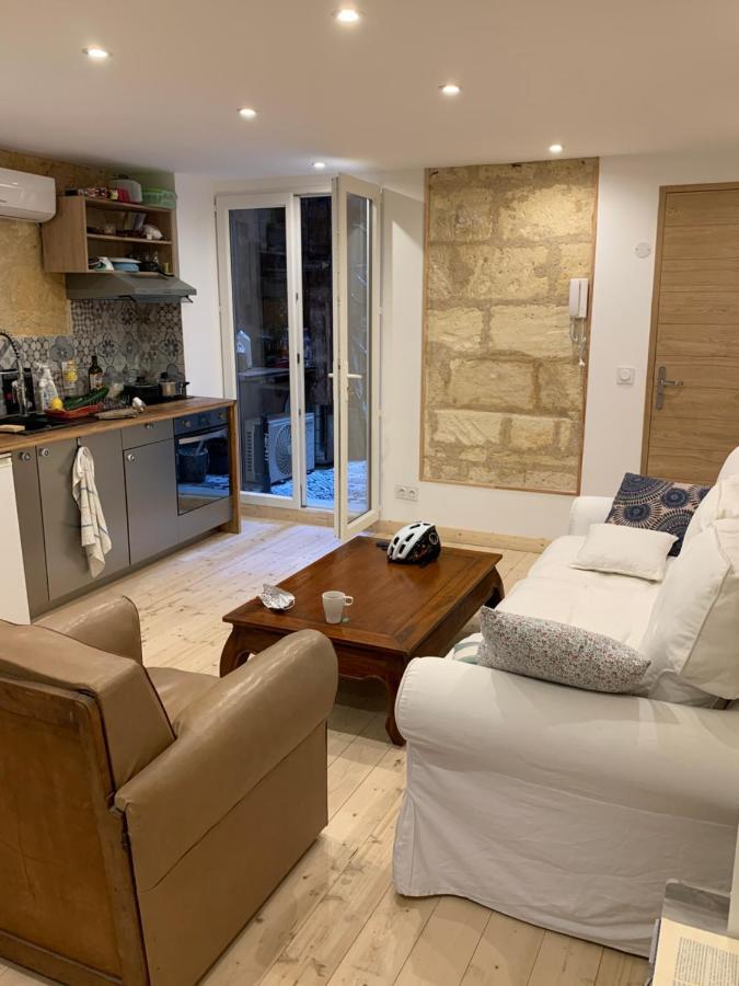 Chambre Avec Salle De Bain Et Cuisine Privee Centre Ville Historique Avec Climatisation Et Patio Bordeaux Zewnętrze zdjęcie