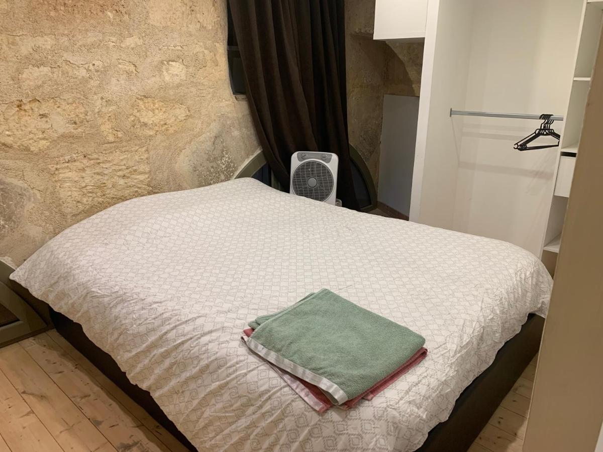 Chambre Avec Salle De Bain Et Cuisine Privee Centre Ville Historique Avec Climatisation Et Patio Bordeaux Zewnętrze zdjęcie
