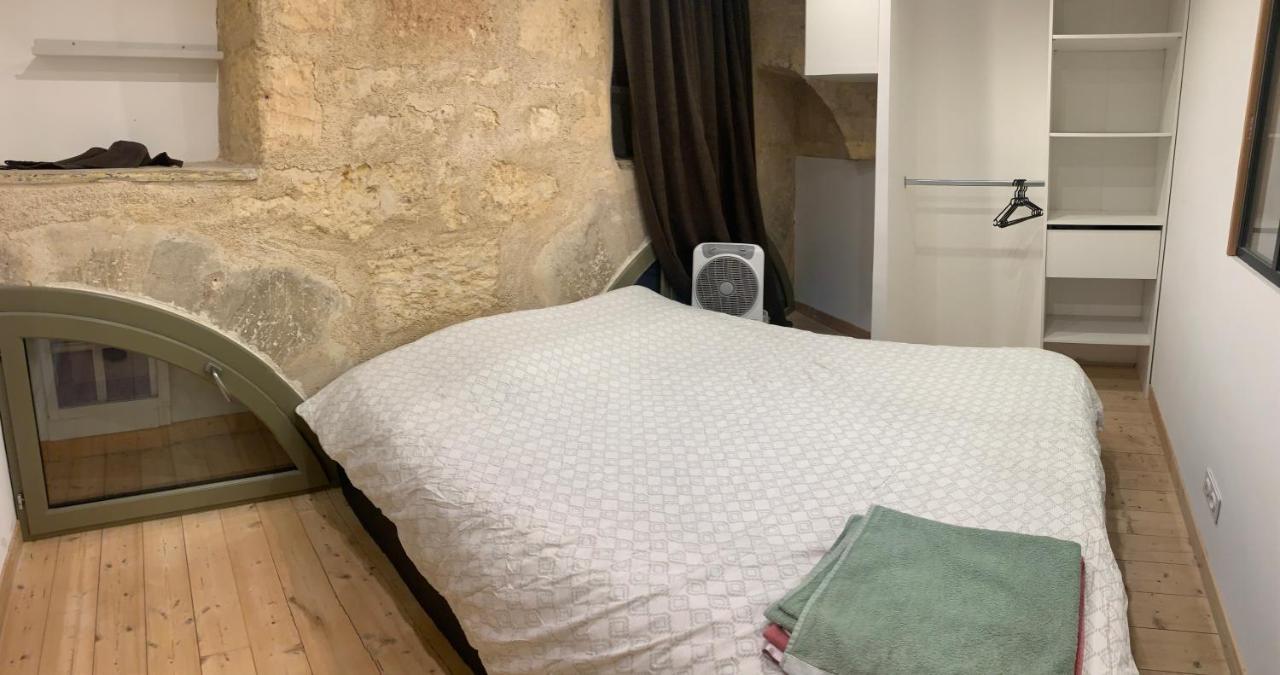 Chambre Avec Salle De Bain Et Cuisine Privee Centre Ville Historique Avec Climatisation Et Patio Bordeaux Zewnętrze zdjęcie